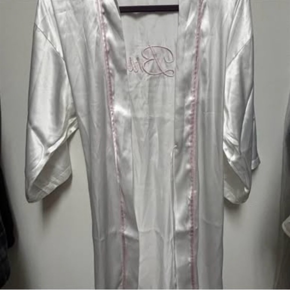 Bride Robe, Tote & Coin Purse - Picture 7 of 10